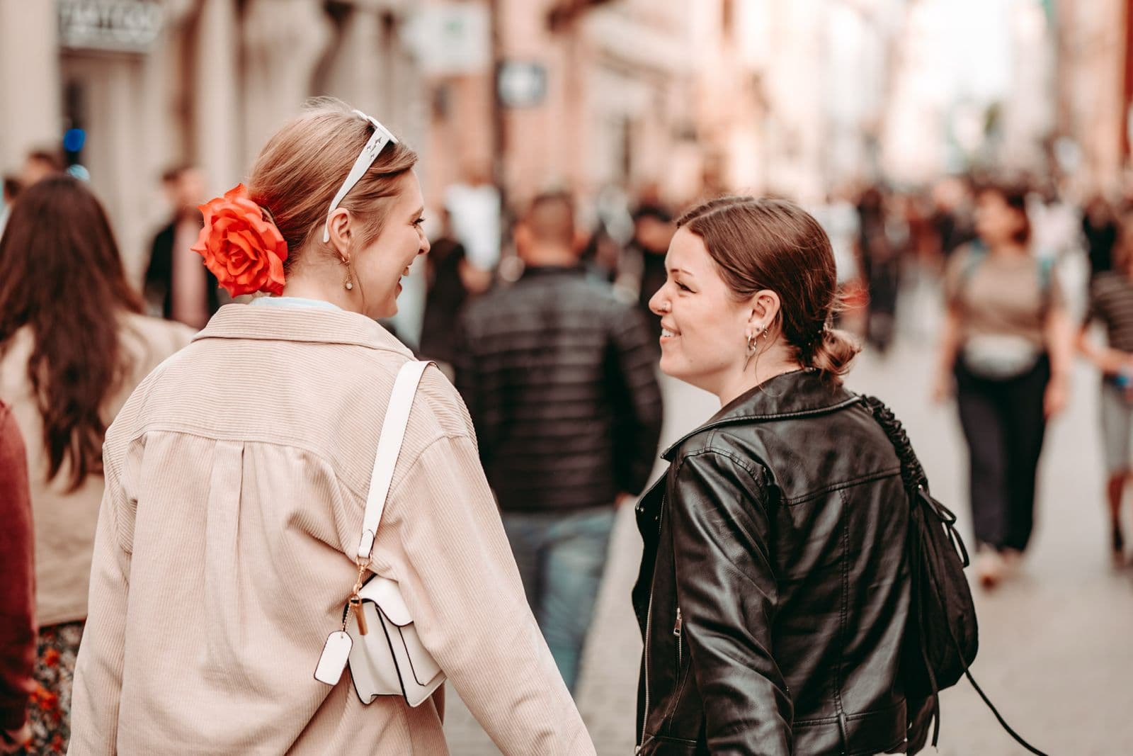 Day crawl group cheers in Krakow